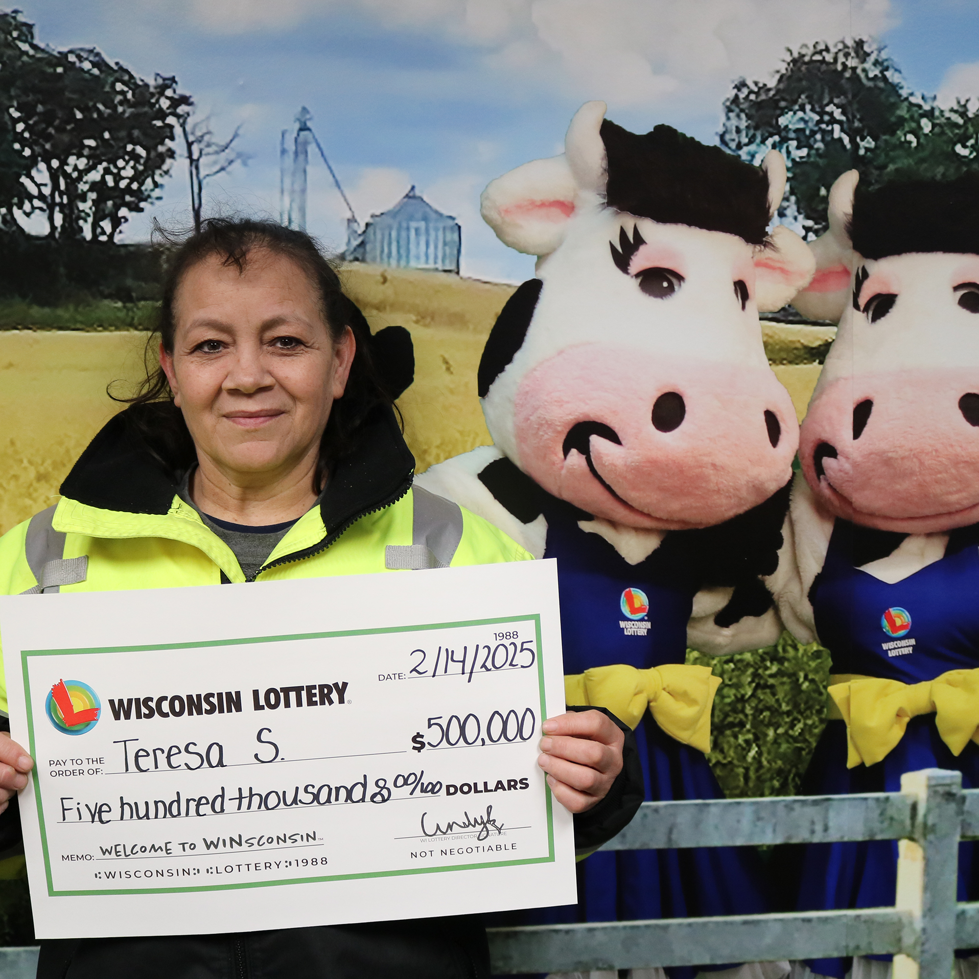CROSSWORD BLACK Winner - TERESA S