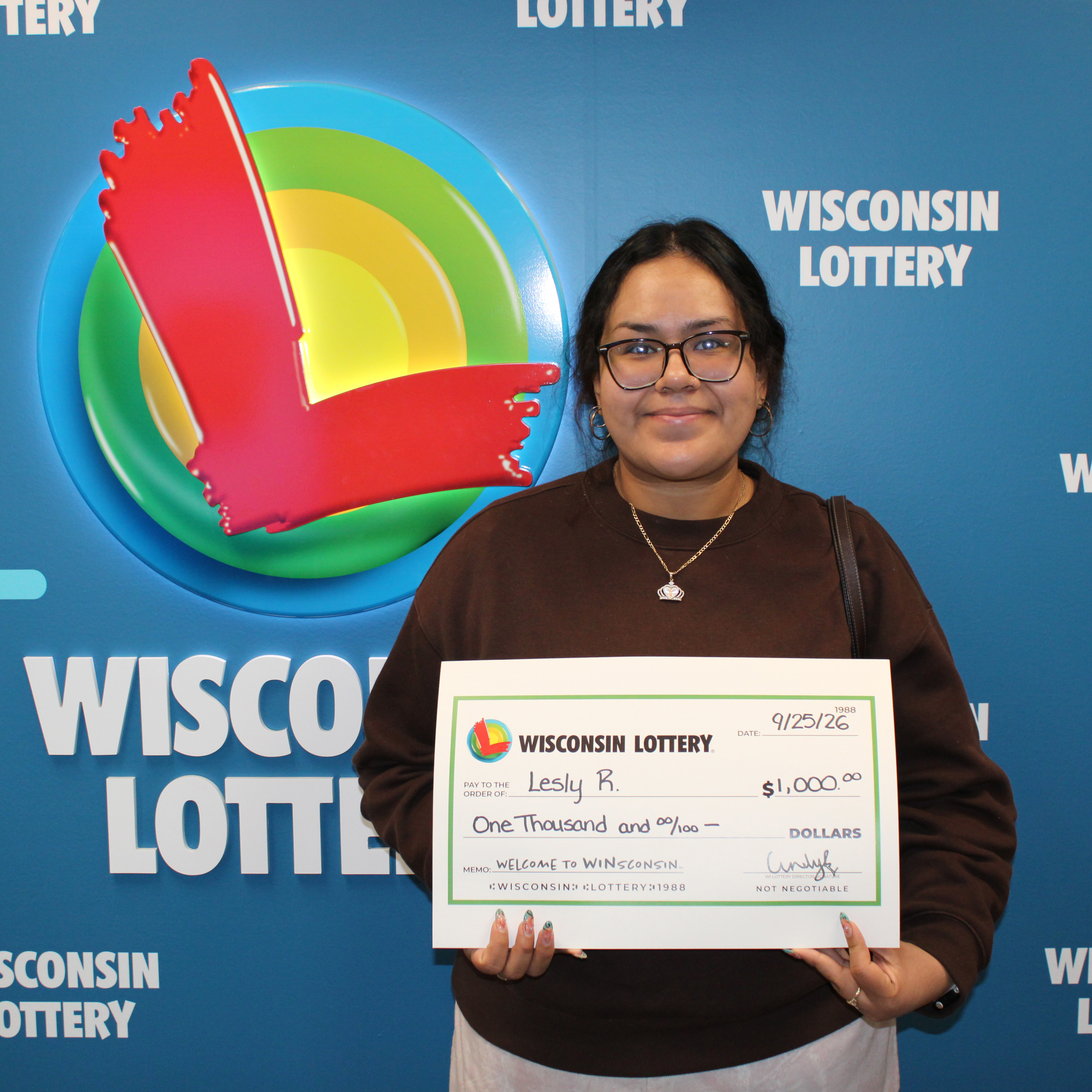 PAY ME $1,000 Winner - LESLY R